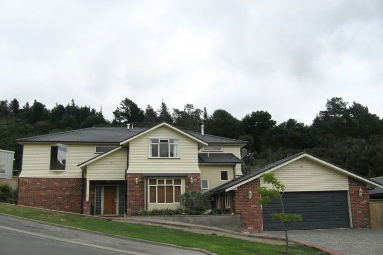 Photo of property in 8 Sylvan Way, Silverstream, Upper Hutt, 5019