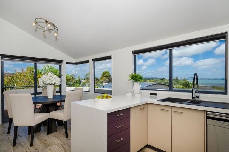 Photo of property in 37 Bannings Way, Hobsonville, Auckland, 0618