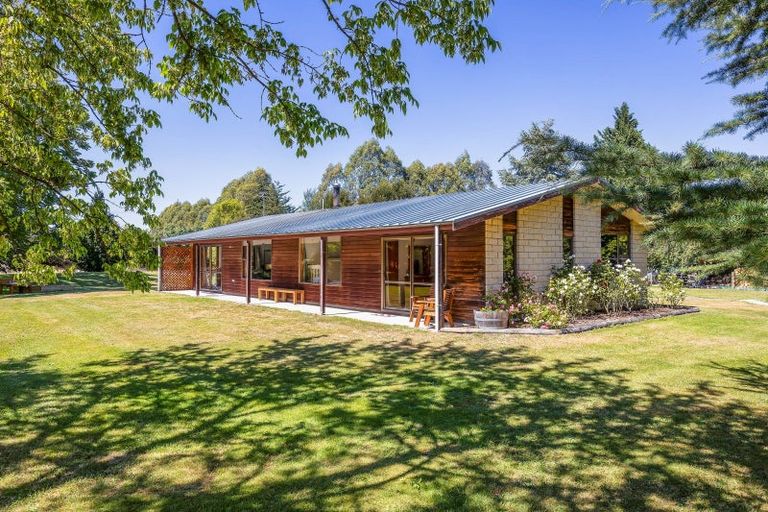 Photo of property in 1349 Wolffs Road, West Eyreton, Rangiora, 7475