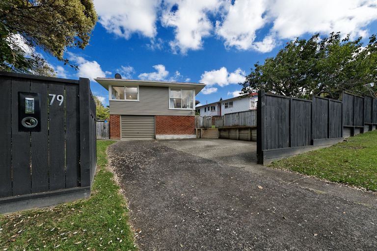 Photo of property in 79 La Rosa Street, Green Bay, Auckland, 0604
