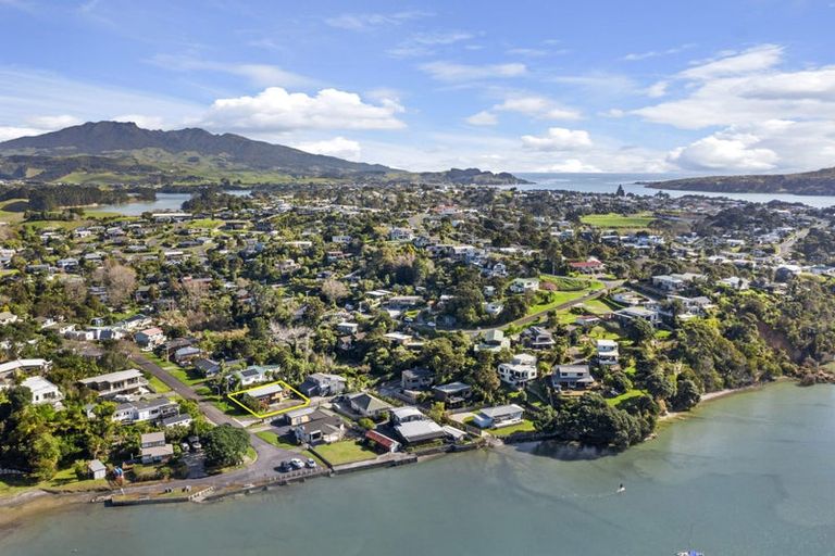 Photo of property in 50 Lorenzen Bay Road, Raglan, 3225