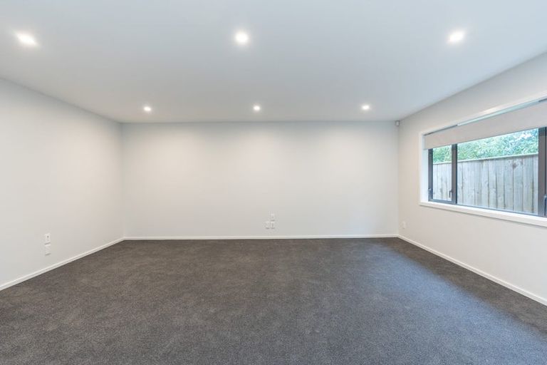 Photo of property in 5a Woodstock Place, Hokowhitu, Palmerston North, 4410