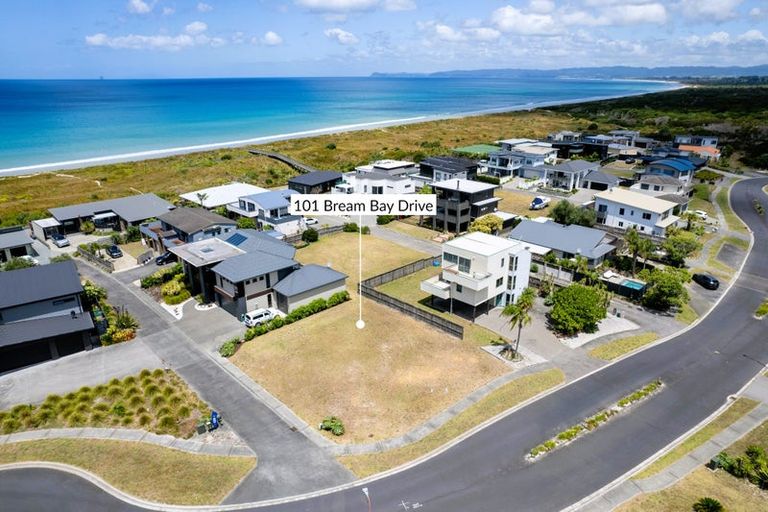 Photo of property in 101 Bream Bay Drive, Ruakaka, 0116