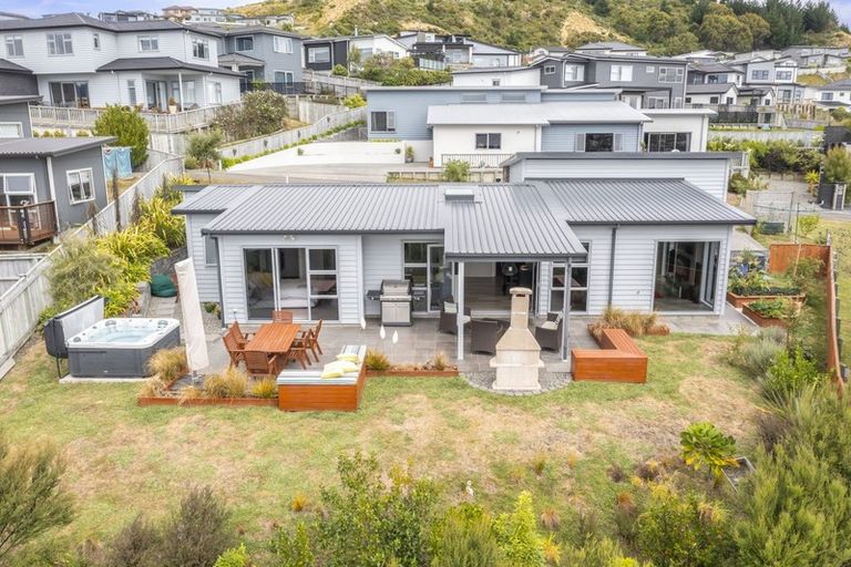 Photo of property in 50 Endeavour Drive, Whitby, Porirua, 5024