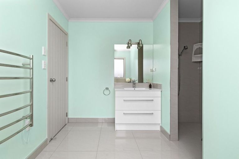 Photo of property in 22 Whitney Place, Rototuna North, Hamilton, 3210