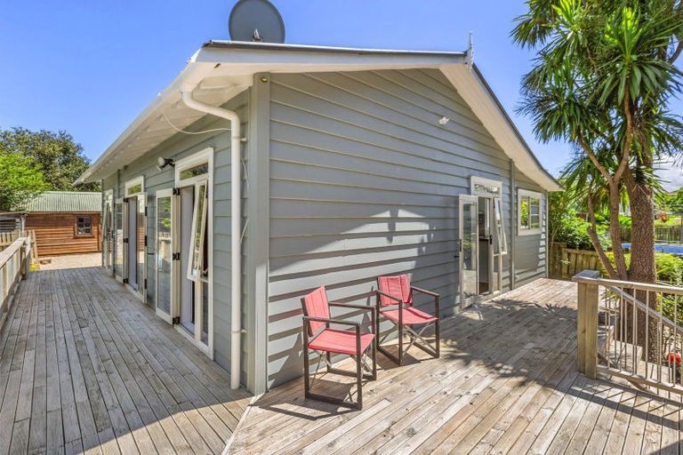 Photo of property in 12 Karioi Crescent, Raglan, 3225