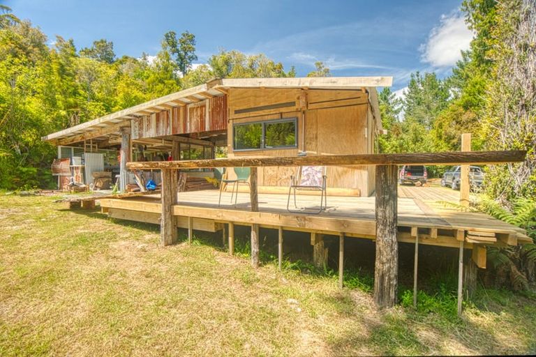 Photo of property in 215 Clifton Road, Kaiata, Greymouth, 7805