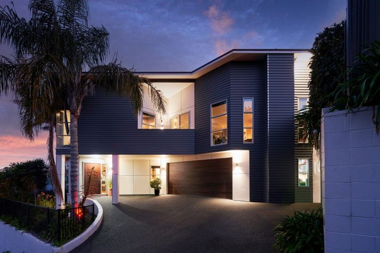 Photo of property in 30 Lowther Place, Taradale, Napier, 4112