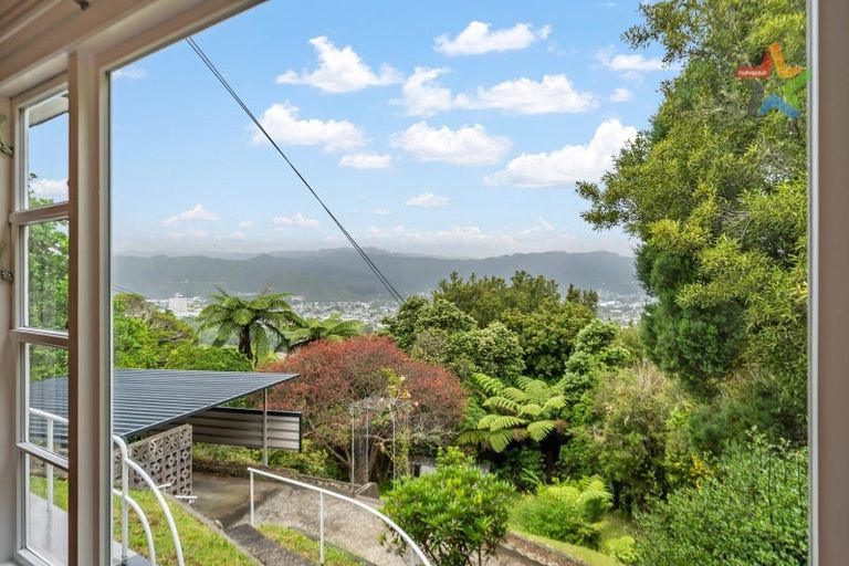 Photo of property in 4 Powell Road, Kelson, Lower Hutt, 5010