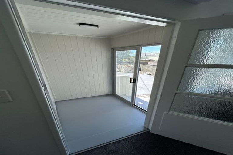 Photo of property in 17 Tui Glen Road, Birkenhead, Auckland, 0626