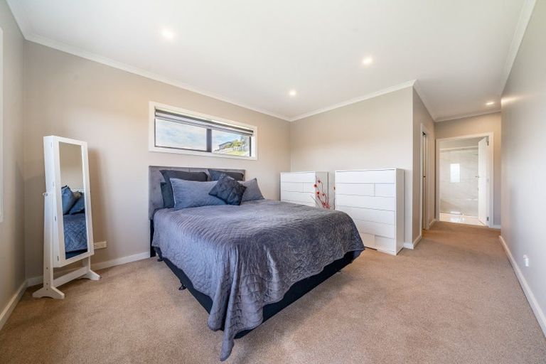 Photo of property in 51 Endeavour Drive, Whitby, Porirua, 5024