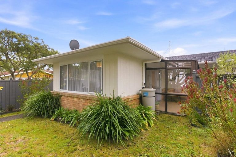 Photo of property in 44 Tui Road, Raumati Beach, Paraparaumu, 5032