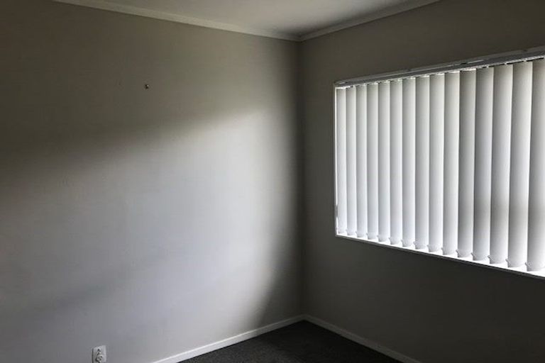 Photo of property in 45a Kurnell Drive, Botany Downs, Auckland, 2010