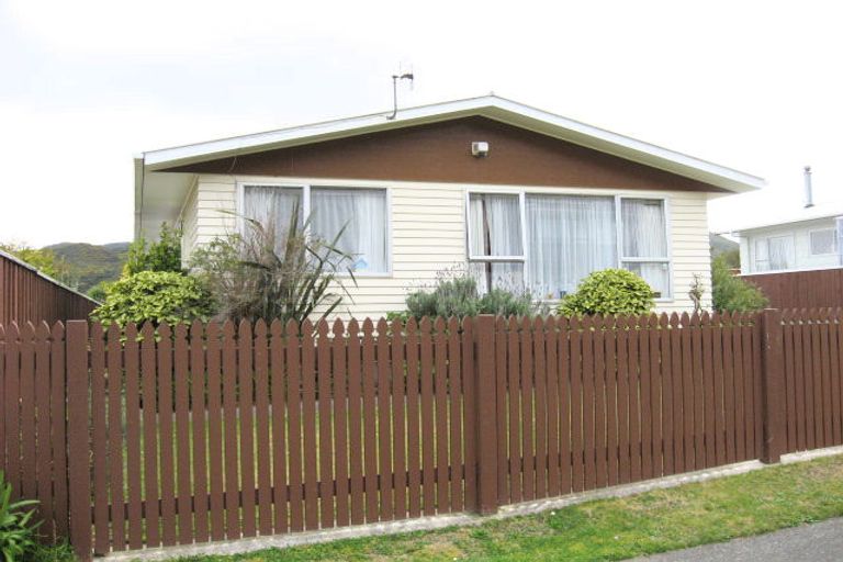 Photo of property in 35 Trelawney Road, Wainuiomata, Lower Hutt, 5014