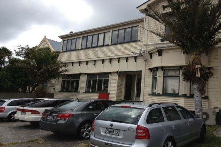 Photo of property in 13 Brougham Street, Mount Victoria, Wellington, 6011