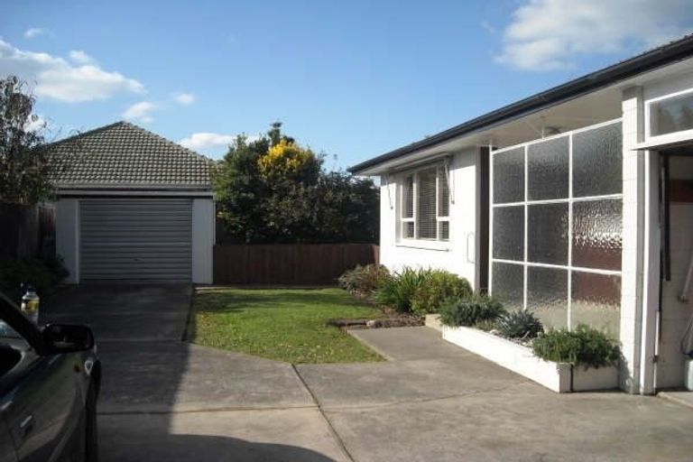 Photo of property in 1/34 Ambleside Drive, Burnside, Christchurch, 8053