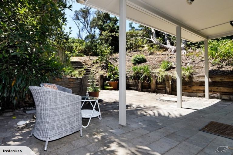 Photo of property in 35 Beach Valley Road, Piha, New Lynn, 0772