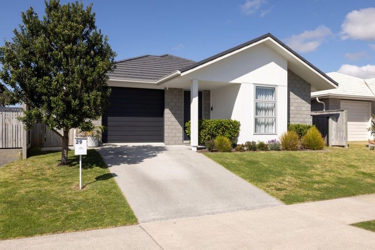 Photo of property in 29 Hills View Drive, Papamoa, 3118