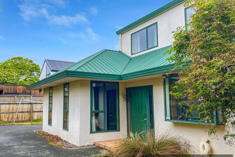 Photo of property in 136 Innes Road, St Albans, Christchurch, 8052