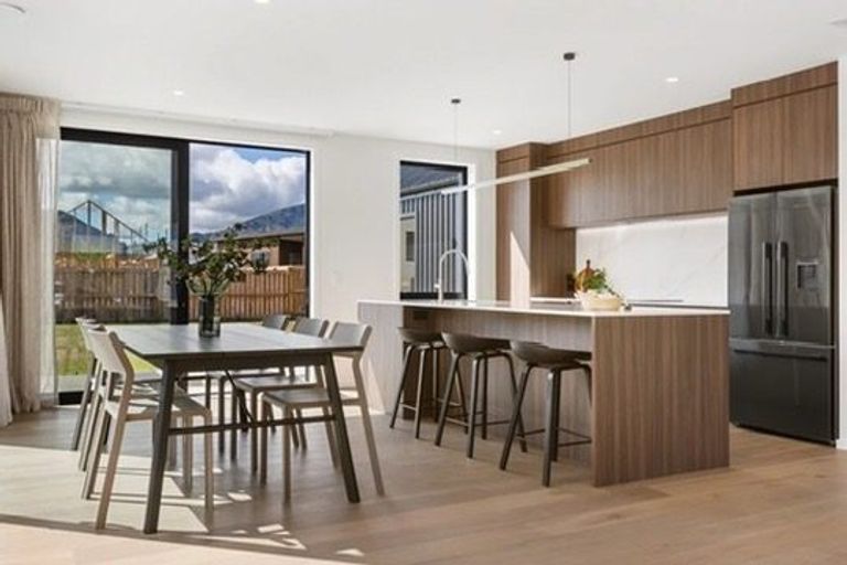 Photo of property in 14 Rubus Street, Wanaka, 9382