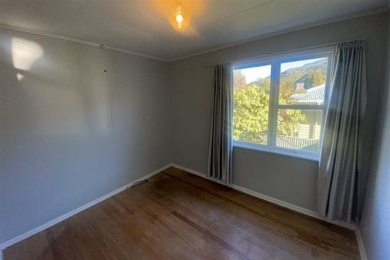 Photo of property in 4 Parenga Street, Wainuiomata, Lower Hutt, 5014