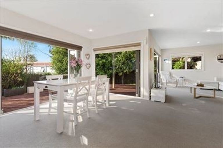 Photo of property in 29a Kowhai Road, Mairangi Bay, Auckland, 0630