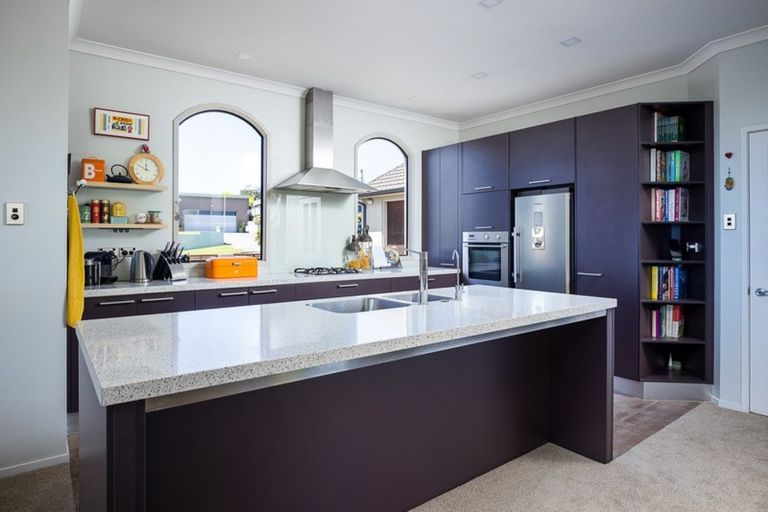 Photo of property in 41 Karamea Street, Whalers Gate, New Plymouth, 4310