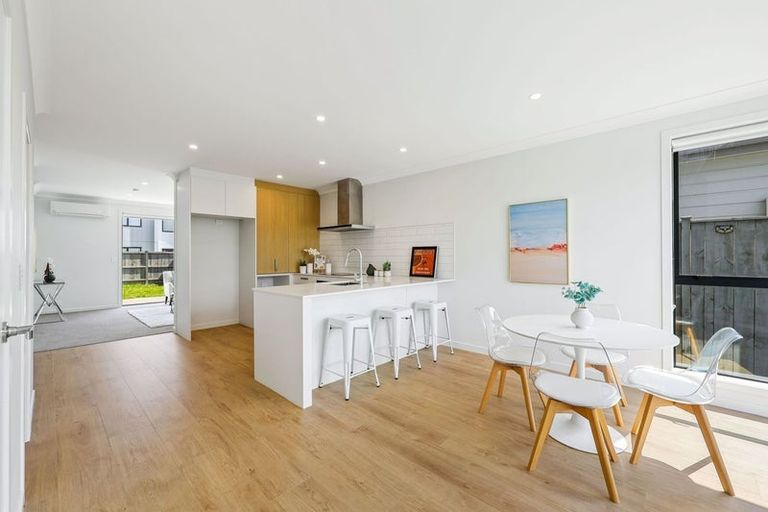 Photo of property in 26 Rauriki Lane, Rosehill, Papakura, 2113