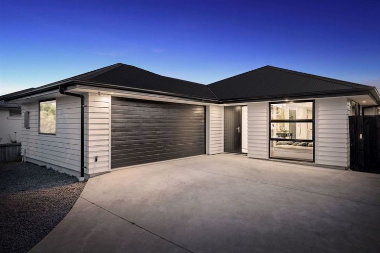 Photo of property in 163 Queenspark Drive, Parklands, Christchurch, 8083