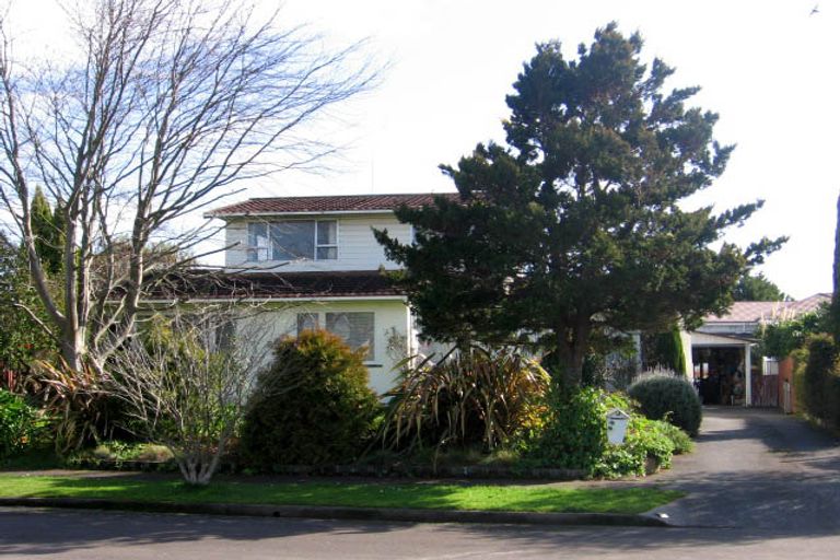 Photo of property in 11 Greenock Place, Awapuni, Palmerston North, 4412