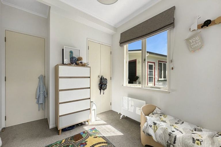 Photo of property in 11 Holgate Avenue, Herald Island, Auckland, 0618