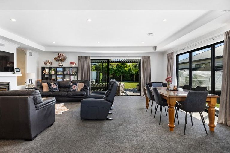 Photo of property in 11 Bridesdale Drive, Lake Hayes, Queenstown, 9304