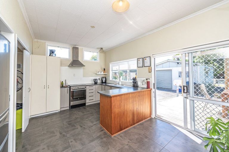Photo of property in 10 Burton Avenue, Whanganui East, Whanganui, 4500