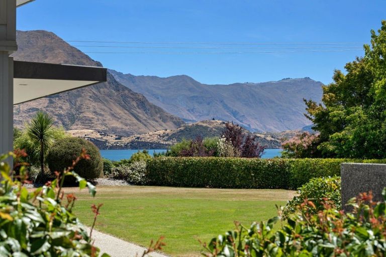 Photo of property in 311 Beacon Point Road, Wanaka, 9305