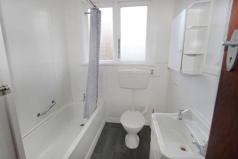 Photo of property in 121 Bay View Road, South Dunedin, Dunedin, 9012