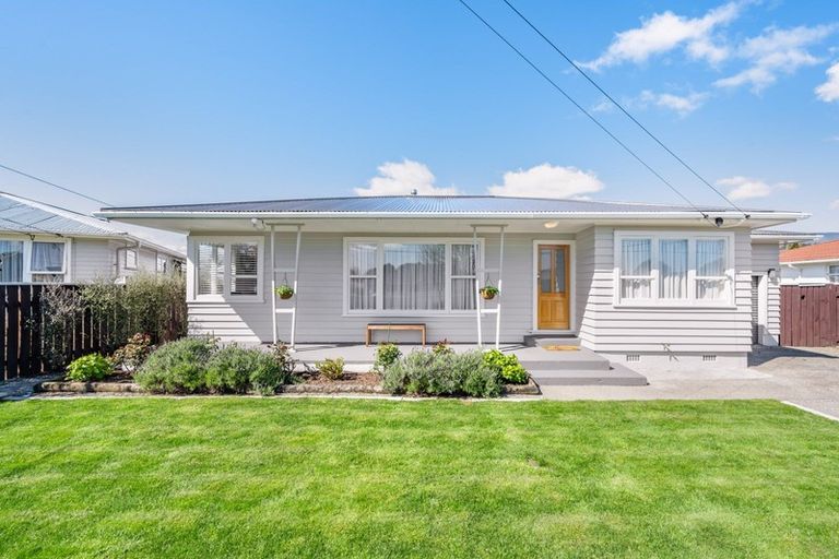 Photo of property in 18 Charles Street, Clouston Park, Upper Hutt, 5018