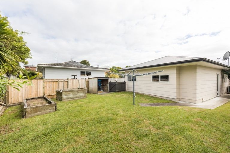 Photo of property in 4 Ruamahanga Crescent, Terrace End, Palmerston North, 4410