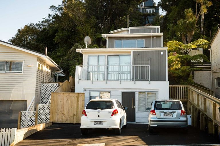 Photo of property in 76 Simla Crescent, Khandallah, Wellington, 6035