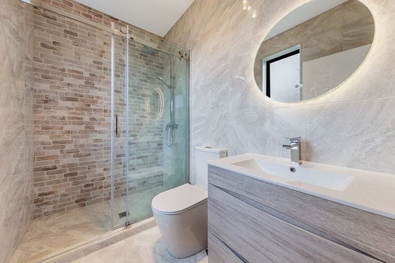 Photo of property in 2 Poutawa Lane, Clarks Beach, 2122