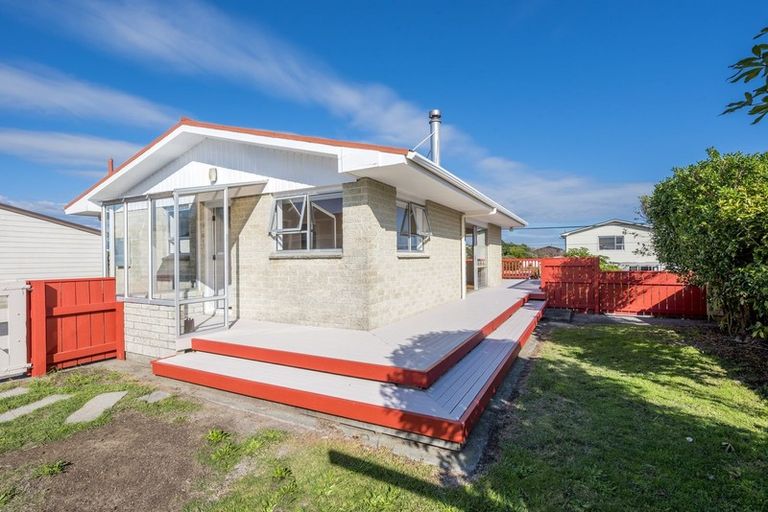 Photo of property in 56 Toi Street, Otaki Beach, Otaki, 5512