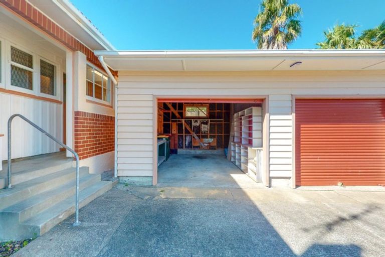 Photo of property in 21 Military Road, Boulcott, Lower Hutt, 5010
