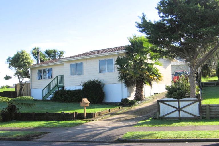 Photo of property in 12 Aronia Way, Goodwood Heights, Auckland, 2105