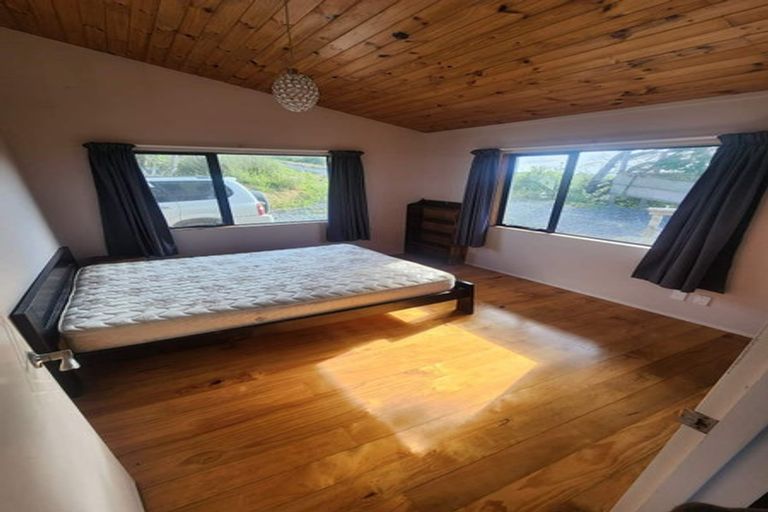 Photo of property in 68 Kiwi Bush Lane, Ngunguru, Whangarei, 0173