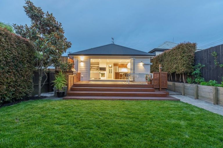 Photo of property in 60 Virginia Avenue West, Eden Terrace, Auckland, 1021
