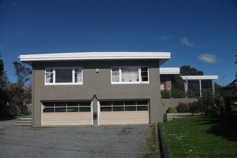 Photo of property in 6 Croft Grove, Moera, Lower Hutt, 5010