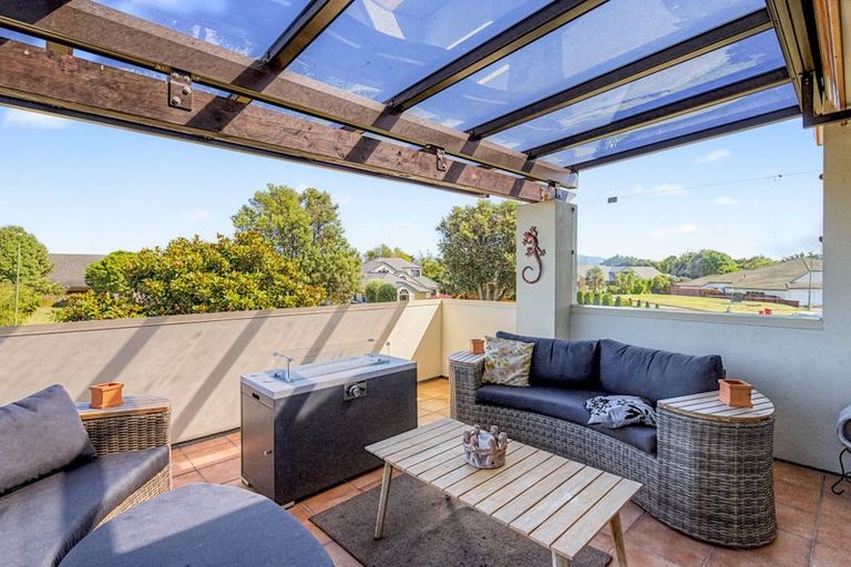 Photo of property in 127 Milne Drive, Paraparaumu, 5032