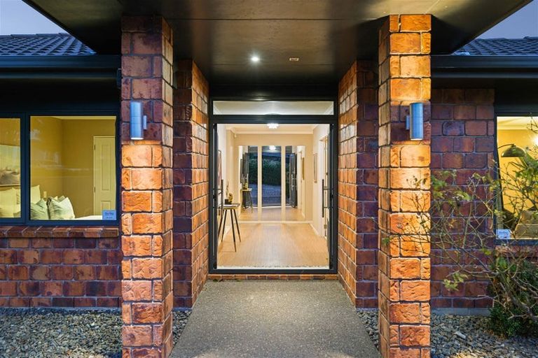 Photo of property in 14 Compton Grove, Huntington, Hamilton, 3210