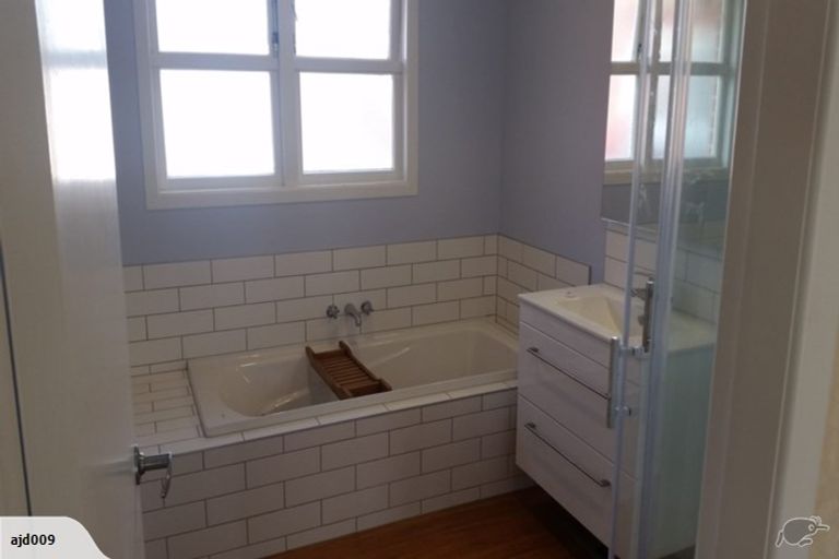 Photo of property in 27 Haultain Street, Fairfield, Hamilton, 3214