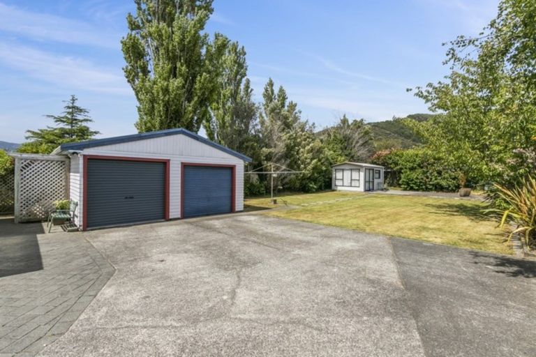 Photo of property in 43 Totara Street, Wainuiomata, Lower Hutt, 5014