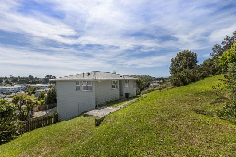 Photo of property in 8 Penguin Grove, Waitangirua, Porirua, 5024
